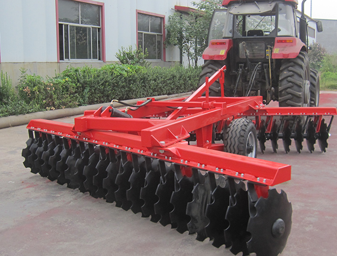 Hydraulic offset disc harrows